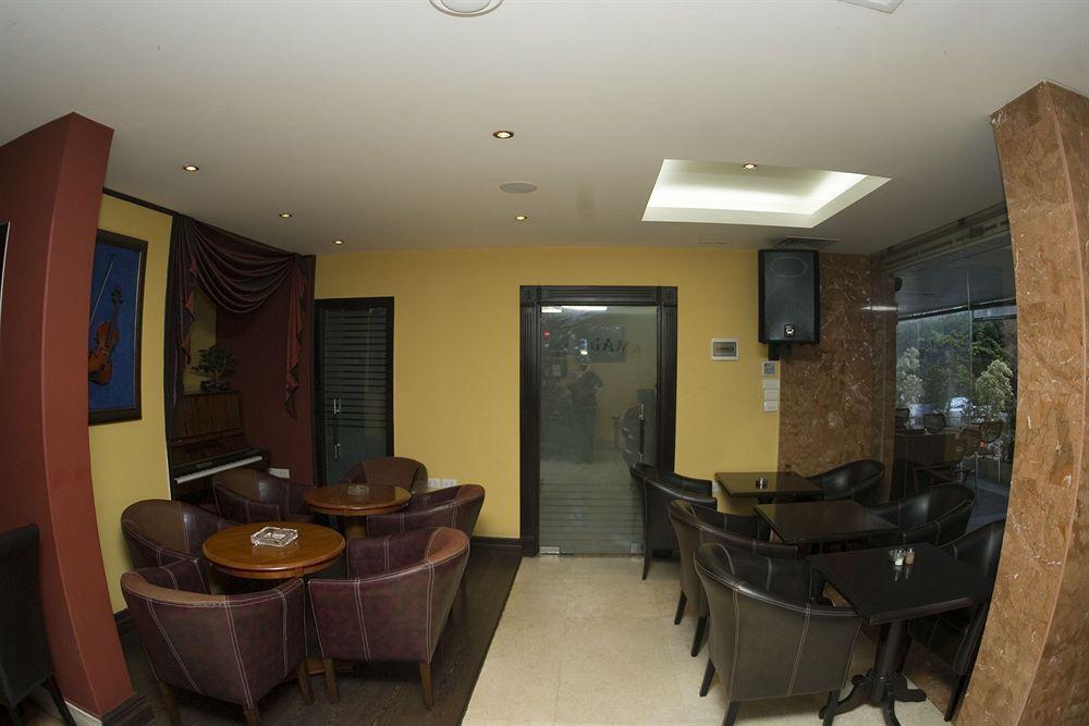 Mozart Hotel Beirut Eksteriør billede