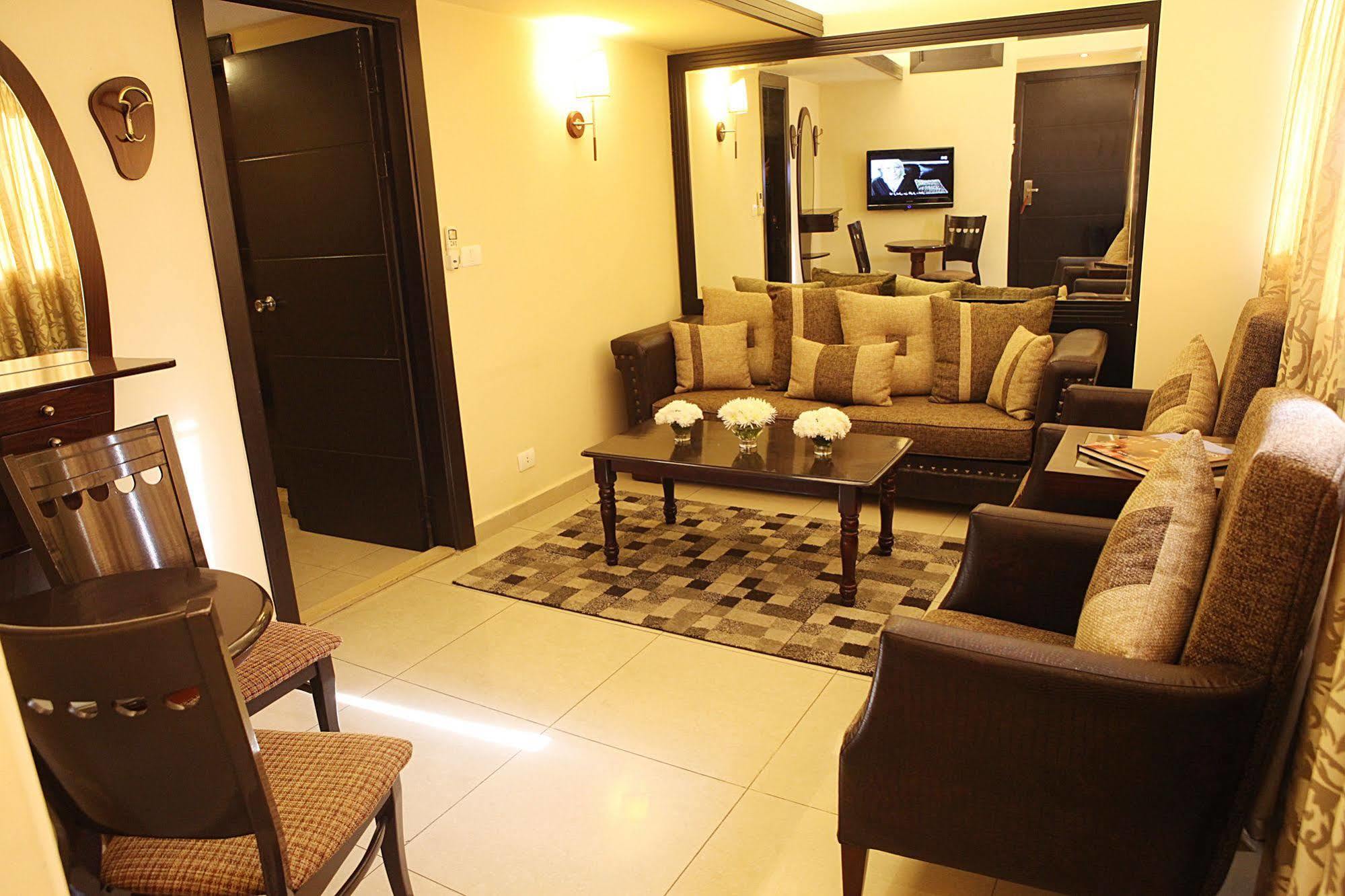 Mozart Hotel Beirut Eksteriør billede