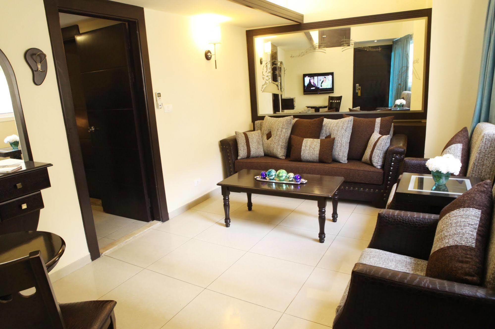 Mozart Hotel Beirut Eksteriør billede