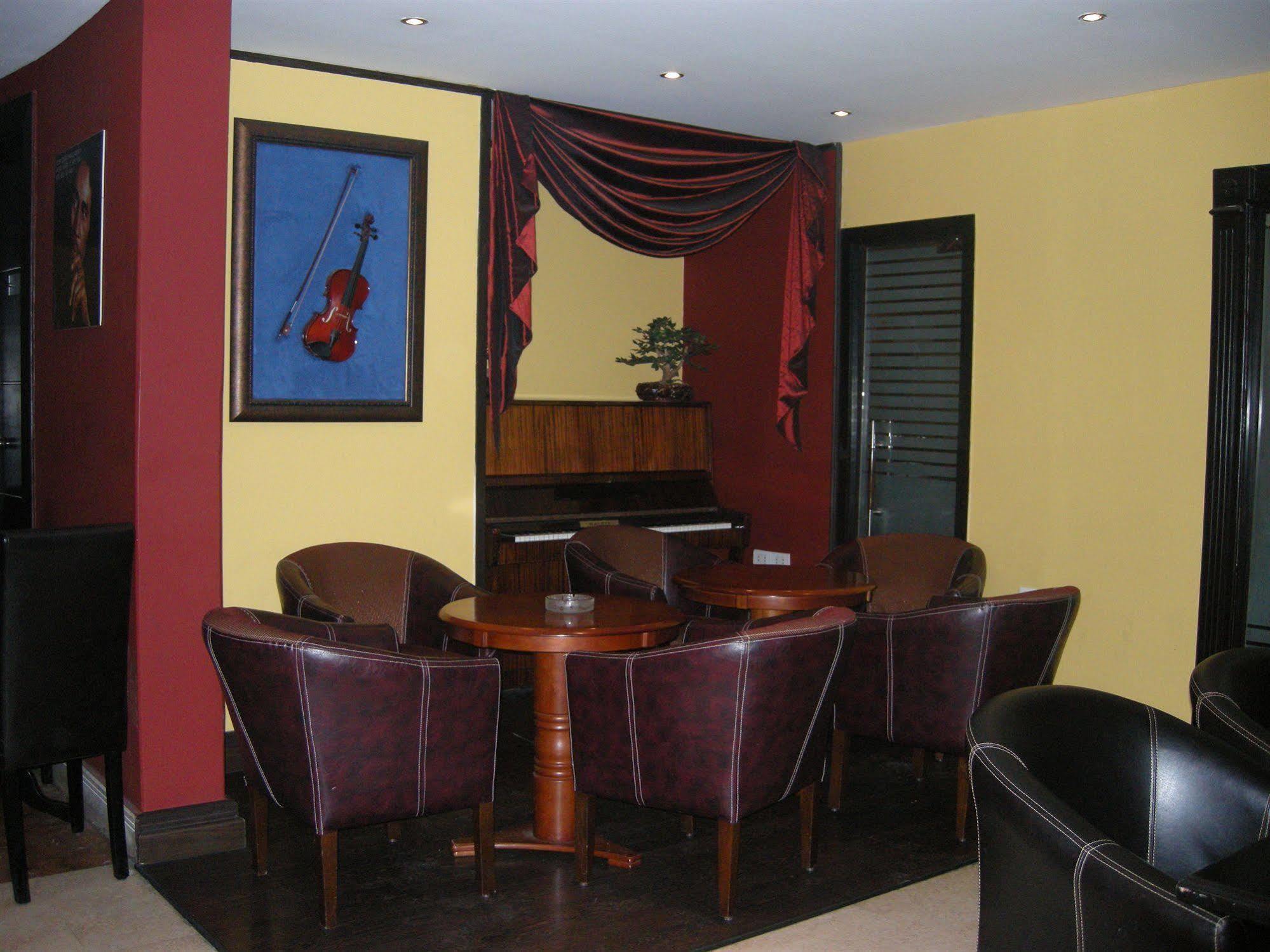 Mozart Hotel Beirut Eksteriør billede
